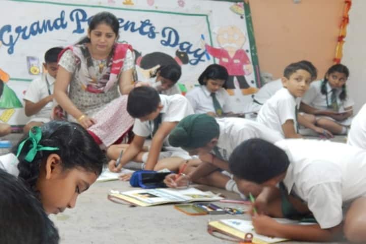Delhi Public School-Art And Craft