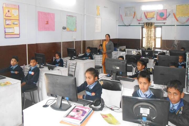 Dhauladhar Nirmla Devi Senior Secondary School-Computer Lab
