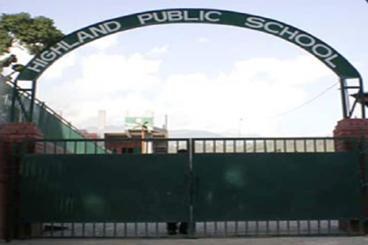 Highland Public School-Entrance-View