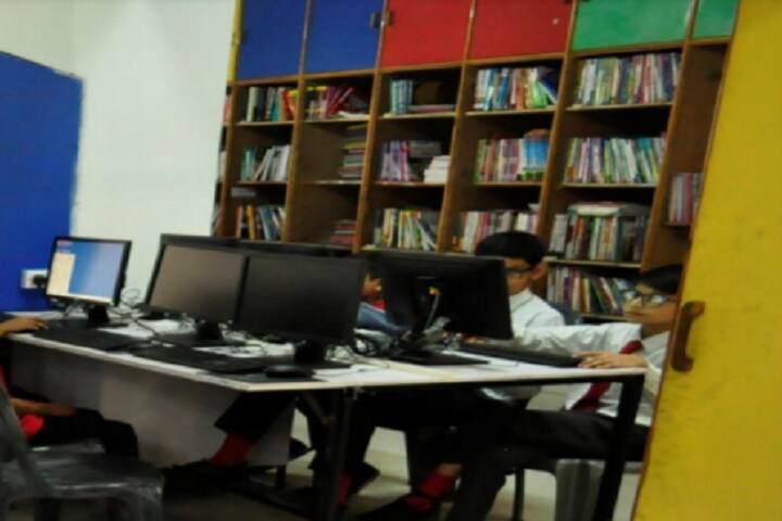La Montessori School-Library