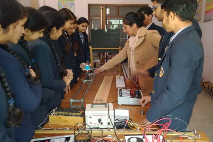 Ramanujam Royal Convent School-Physics Lab