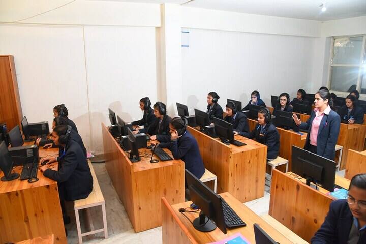 Roots Country School-Computer Lab