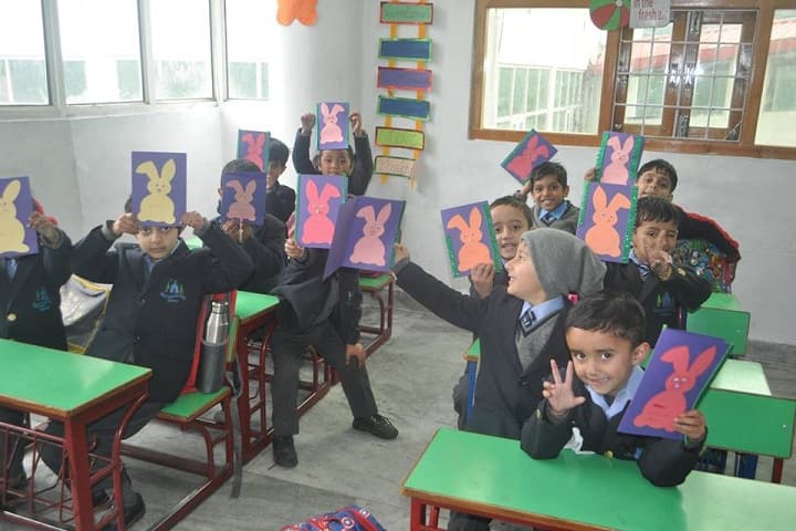 Roots Country School-Classroom