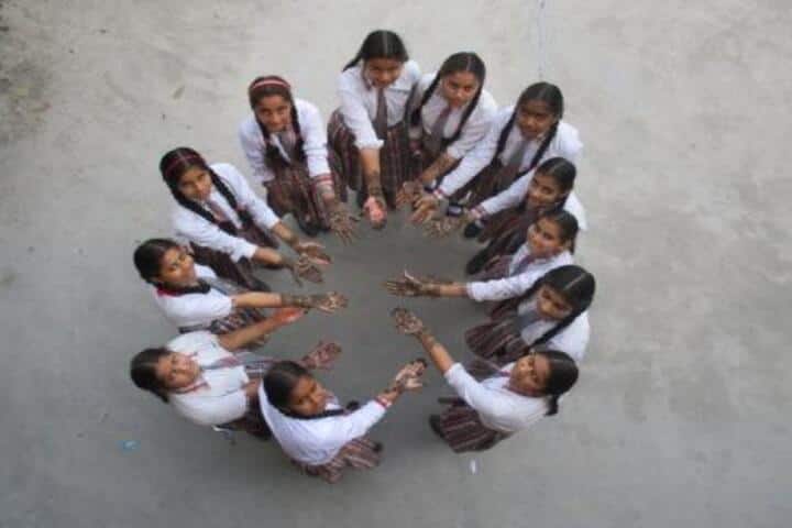 Rudra International School-Mehandi Competition