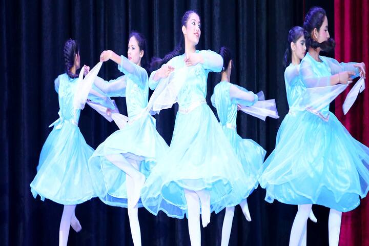 Sacred Heart Convent School-Dancing Activity