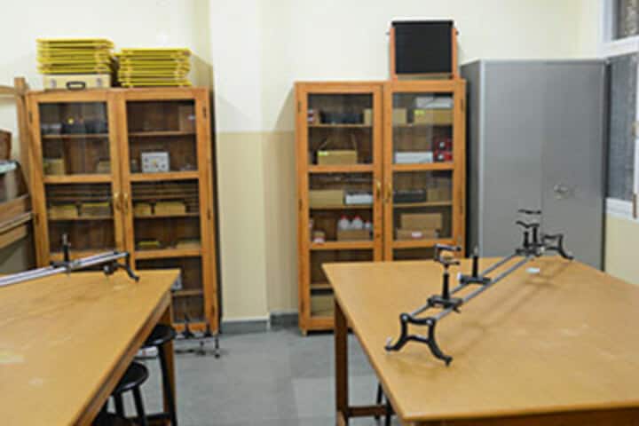 Sacred Heart Convent School-Physics Lab