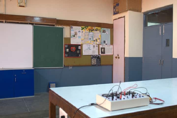 St Lukes Senior Secondary School-Physics-Lab