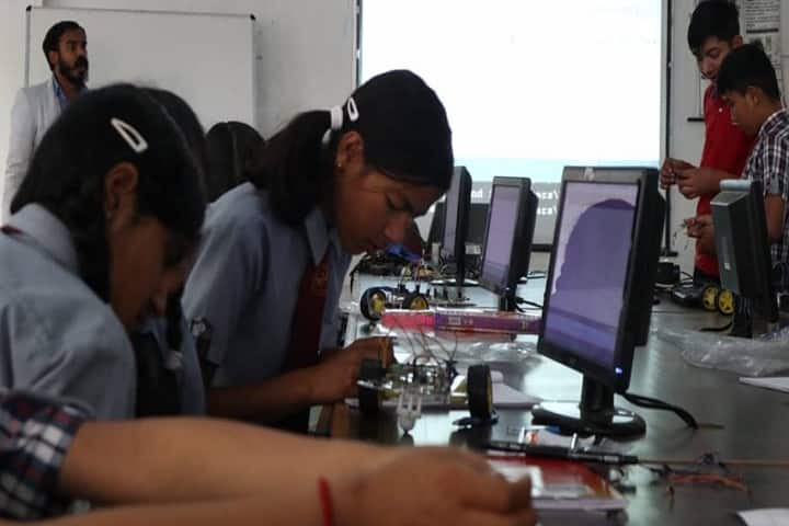 Woods Park School-IT-Lab