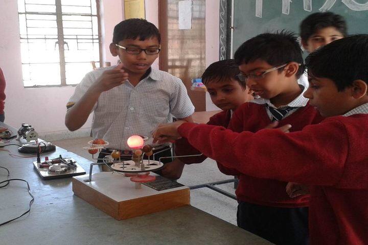 Jawahar Navodaya Vidyalaya-Physics Lab