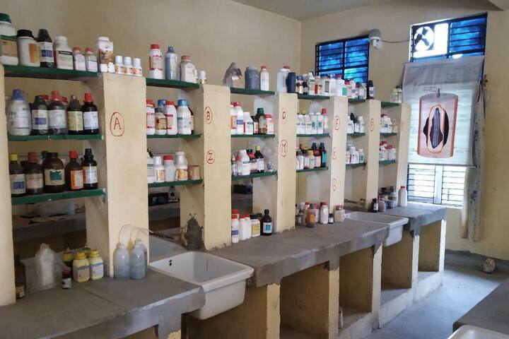 Jawahar Navodaya Vidyalaya School-Chemistry Lab