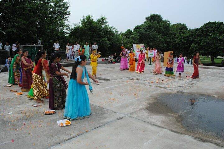 K C International School-Dance