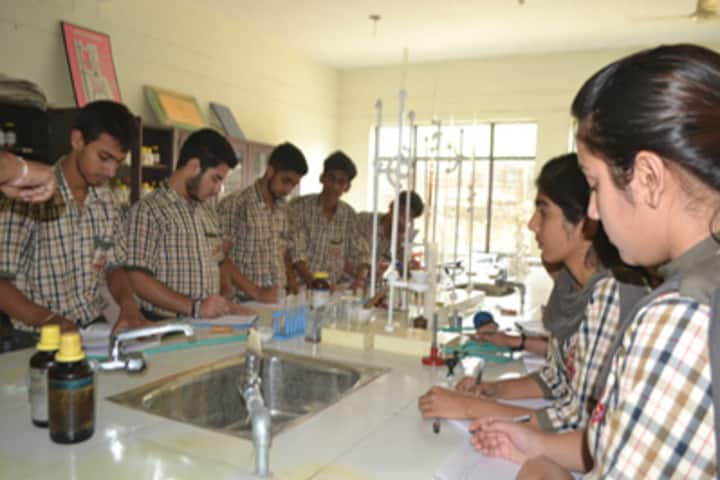 KC Gurukul Public School-Lab