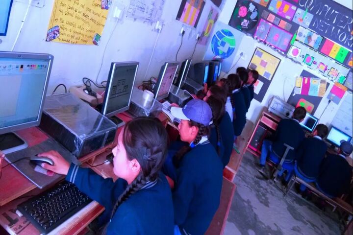 Ladakh Rigjung Public School-Computer Lab