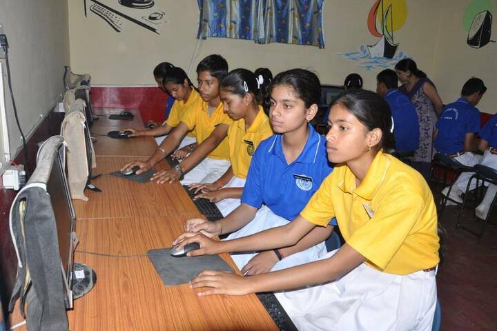 Maharaja Harisingh D A V Centanary Public School-Computer Lab