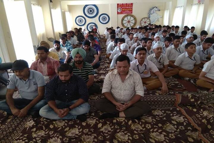Maharishi Vidya Mandir Public School-Yoga