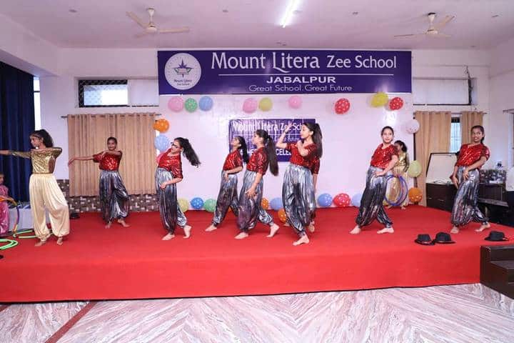 Mount Litera Zee School-Dancing