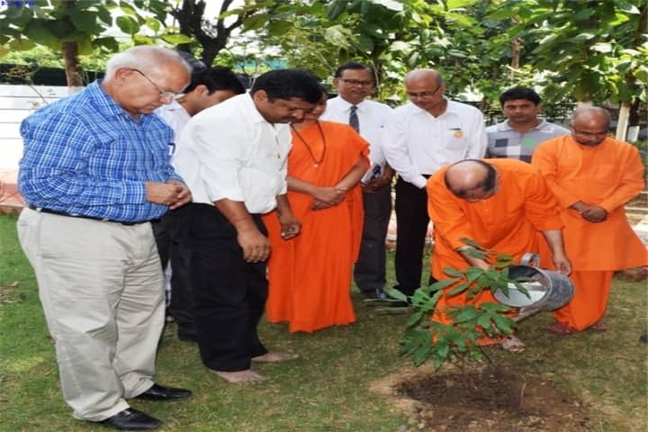 Chinmaya Vidyalaya-Tree-Plantation