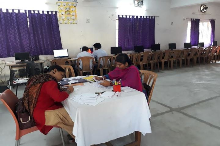 Chinmaya Vidyalaya-Computer Lab