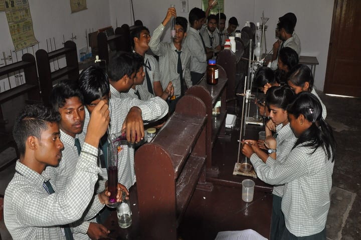 D A V Public School-Chemistry Labs