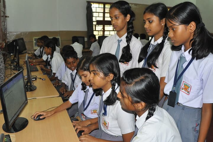 D A V Public School-Computer-Lab