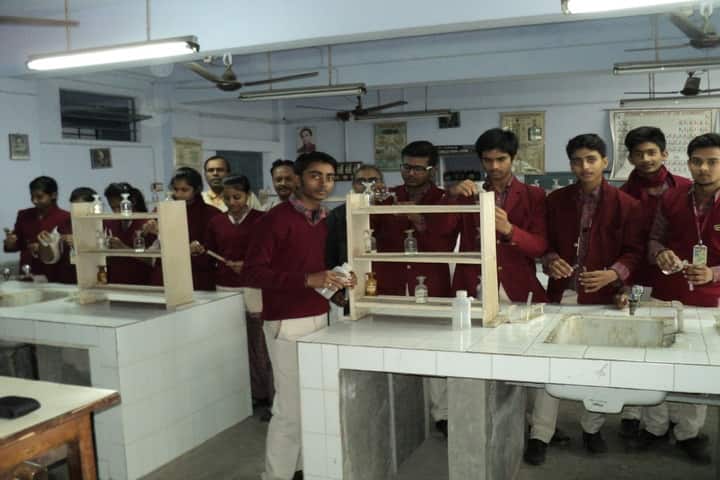D A V Public School-Chemistry Lab