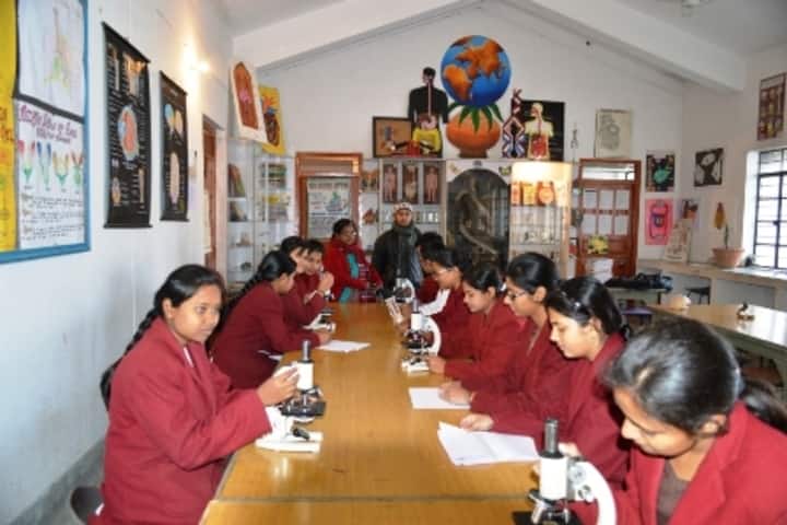 D A V Public School-Biology Lab