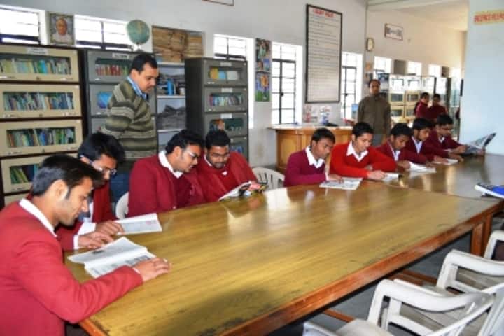 D A V Public School-Library