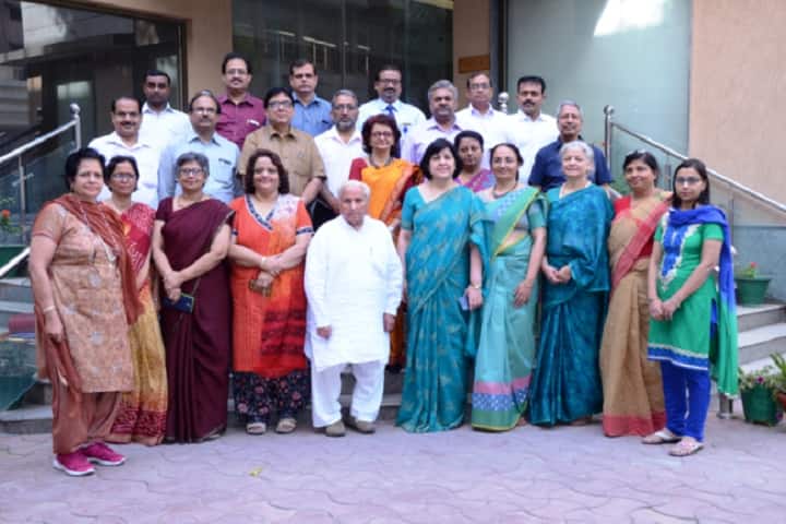 D A V Public School-Staff Group Photo
