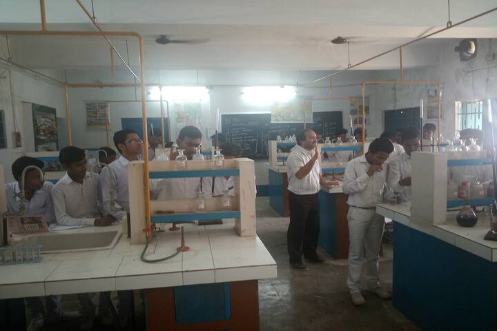 DAV Public School - Chemistry lab
