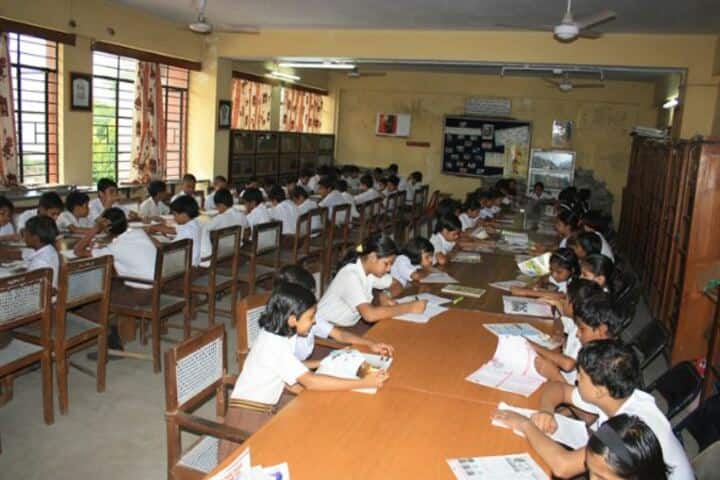 D A V Public School-Library