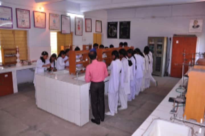 Dav Public School-Chemistry Lab