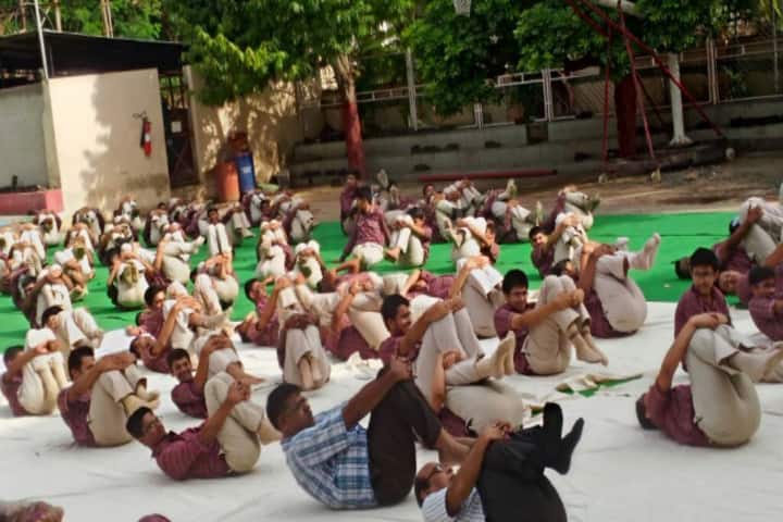 DAV Public School-Yoga Day