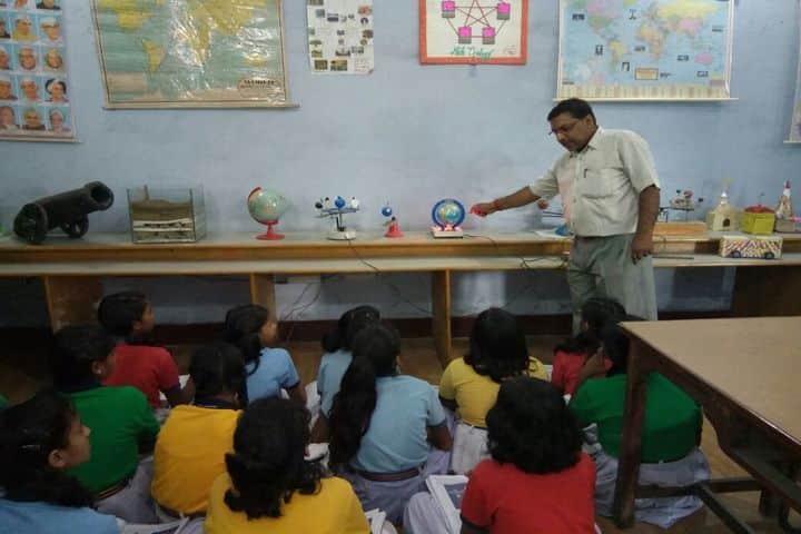 Dav Public School-Science Lab