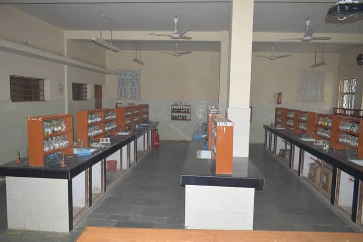 Delhi Public School-Chemistry-Lab