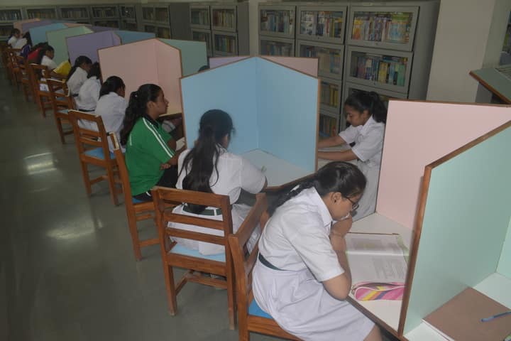 Delhi Public School-Library1