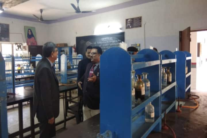 Geeta Devi Dav Public School-Chemistry Lab