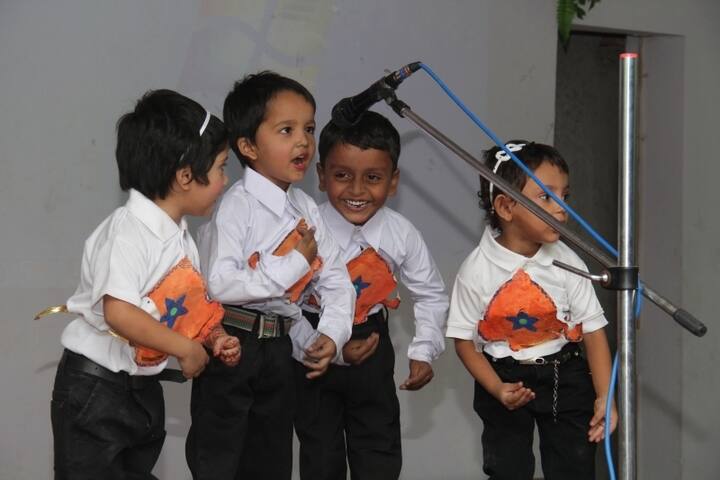 Govind Vidyalaya-Singing