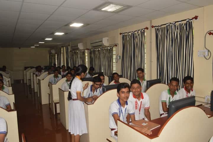 Guru Gobind Singh Public School-Computer Lab
