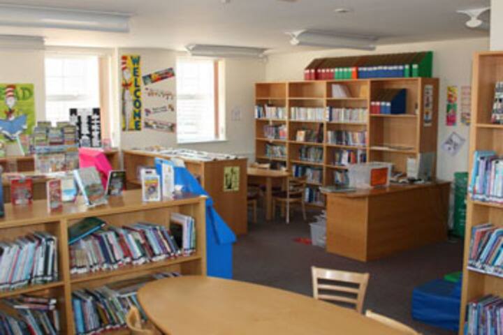 J K International School-Library