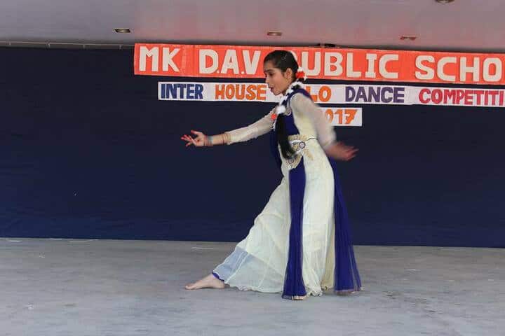 M K Dav Public School-Dance Competition