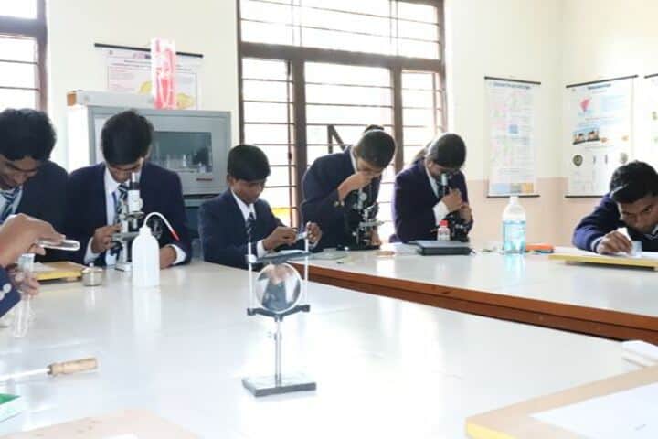 Montfort Academy-Chemistry Lab