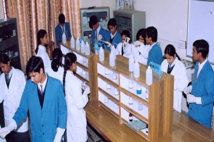 Montfort Academy-Physics Lab