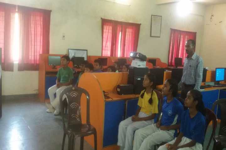 Mount Litera Zee School-Computer Lab