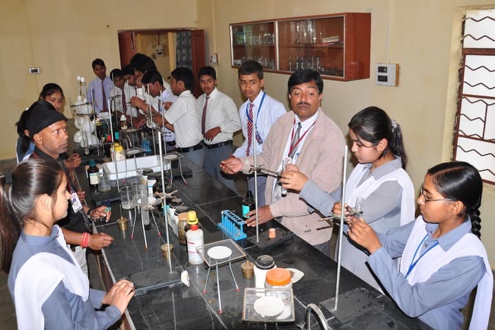 Munam Public School-Science Lab