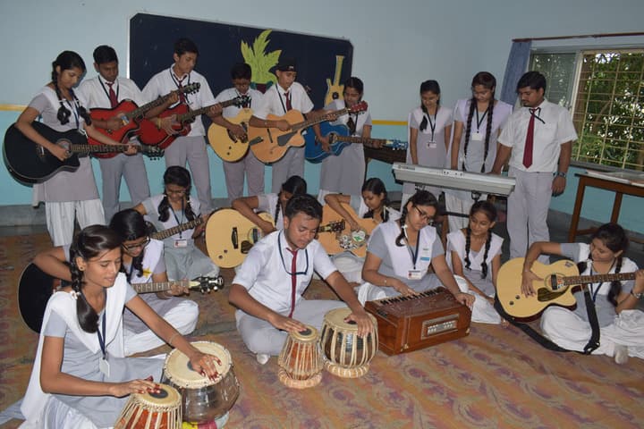 Sant Nand Lal Samriti Vidya Mandir-Music Room