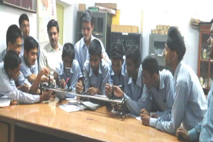 Shiksha Niketan-Physics Lab