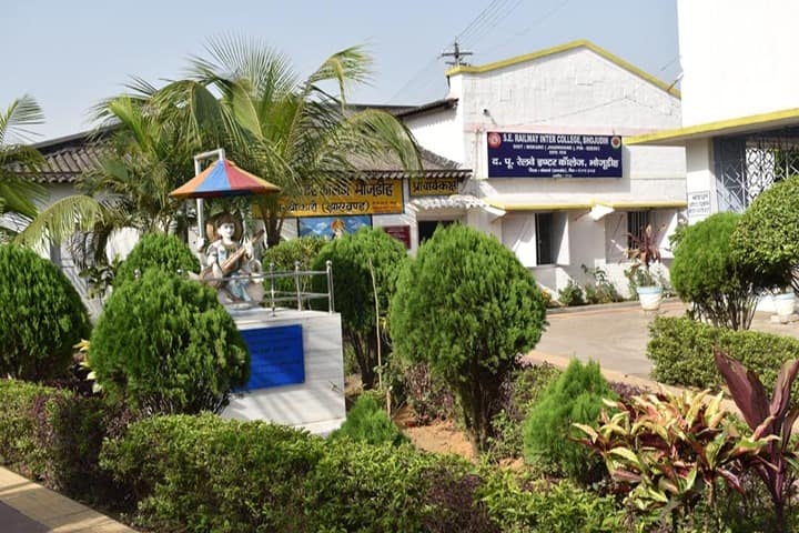 South Eastern Railway Inter College-School Building
