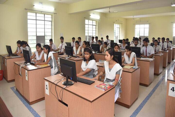 Sree Ayyappa Public School-Computer Lab