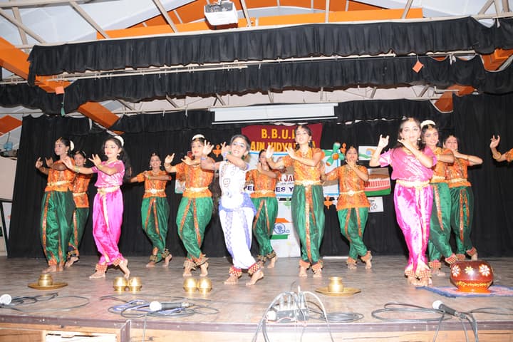 B B U L Jain Vidyalaya-Independence Day Dances