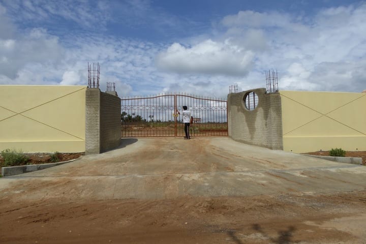 Badarikashrama Vidyashala-Gate